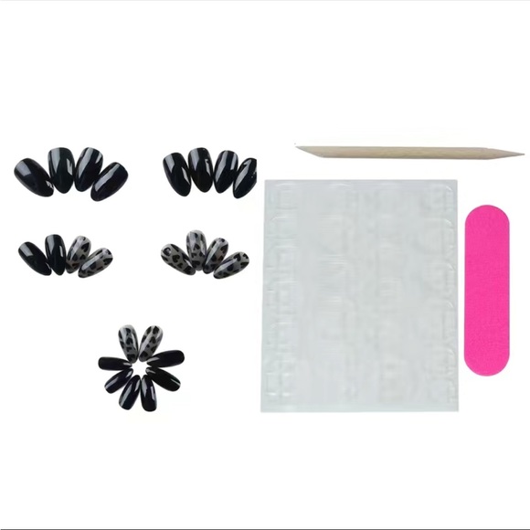 Forbidden Love - Nail Junkie - full artificial nail set - Picture 5 of 5